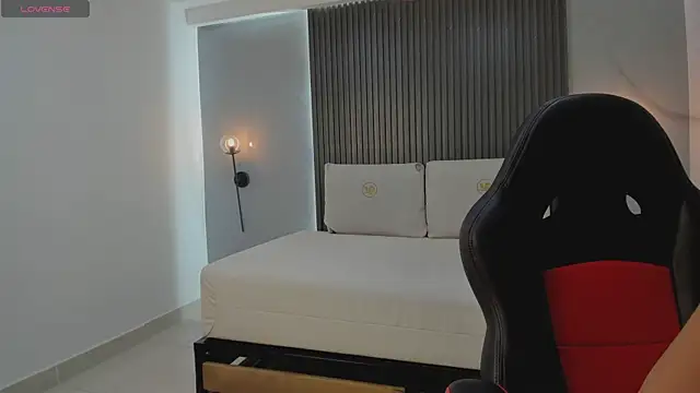 Snapshot of evony_becker_ chatting on December 2025 12:21:02 PM evony becker online show from December 2025 12:21:02 PM