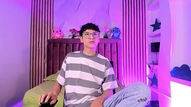 Snapshot of SthepanodiMonaco chatting on December 2025 07:21:02 PM SthepanodiMonaco online show from December 2025 07:21:02 PM