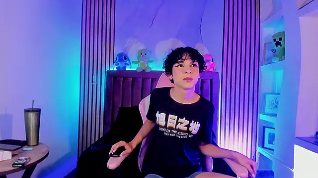 Snapshot of SthepanodiMonaco chatting on March 2026 10:49:02 PM SthepanodiMonaco online show from March 2026 10:49:02 PM