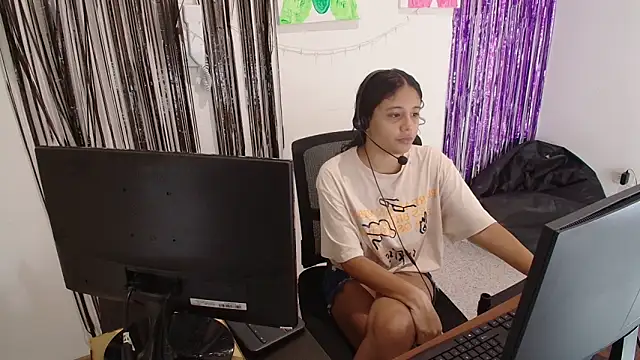 Aria-sexxx online show from December 2025 04:27:01 PM