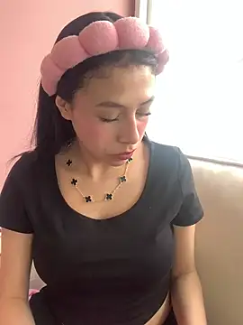 MiaScott Pink online show from February 2026 09:07:01 PM