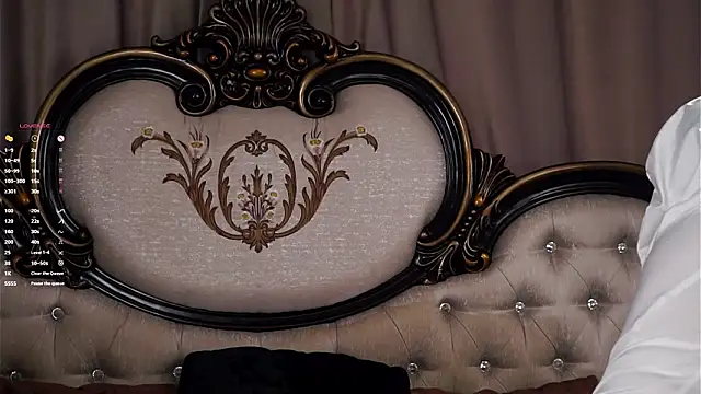 AunclreaVache online show from March 2026 02:18:02 AM