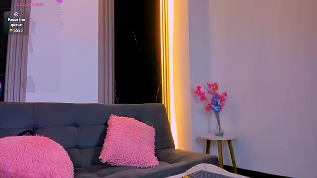 Caroline foster1 online show from May 2026 12:23:01 PM