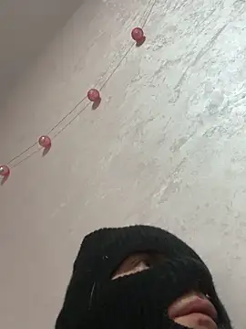 Snapshot of d0uble_trouble chatting on December 2025 06:04:01 PM d0uble trouble online show from December 2025 06:04:01 PM