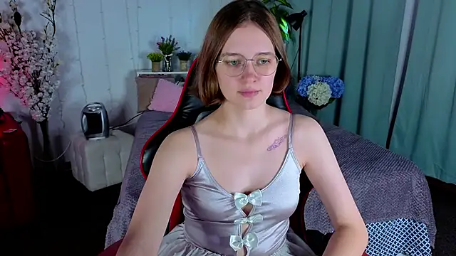 Mia Mooore online show from January 2026 01:16:02 PM