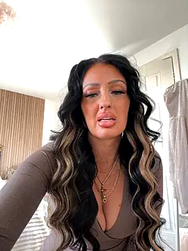 Lolaxox  online show from December 2025 11:28:02 AM