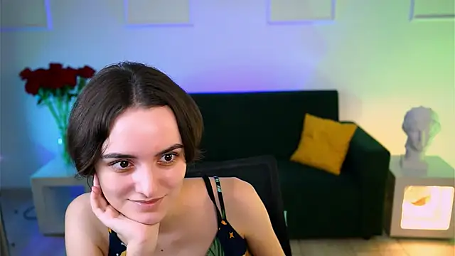 Snapshot of KateWillows chatting on December 2025 04:21:01 AM KateWillows online show from December 2025 04:21:01 AM