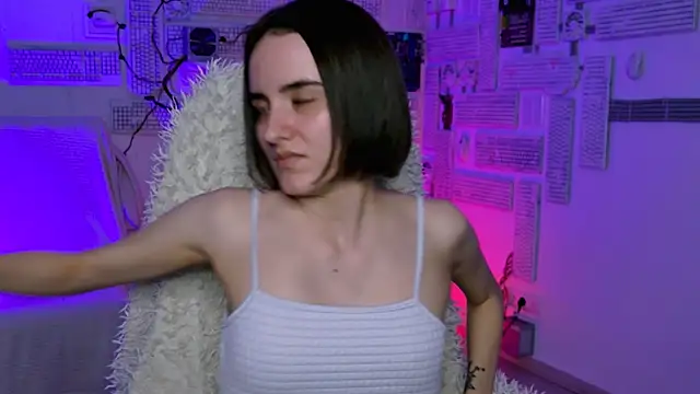 KateWillows online show from April 2026 04:48:02 AM