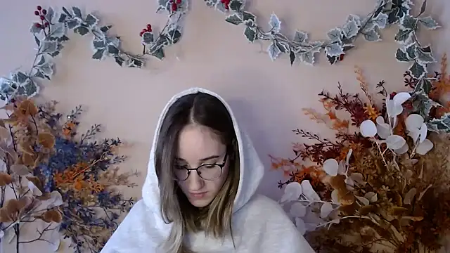 Moon  Lily online show from December 2025 01:06:01 PM