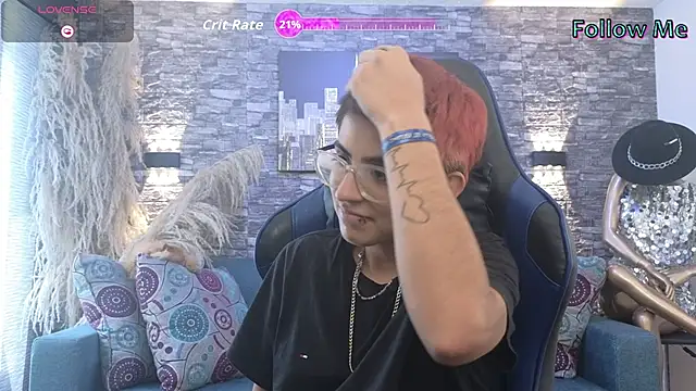 Snapshot of valeryevansvg chatting on December 2025 03:51:02 PM valeryevansvg online show from December 2025 03:51:02 PM