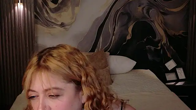 Snapshot of MilfArlet chatting on February 2026 02:06:02 PM MilfArlet online show from February 2026 02:06:02 PM