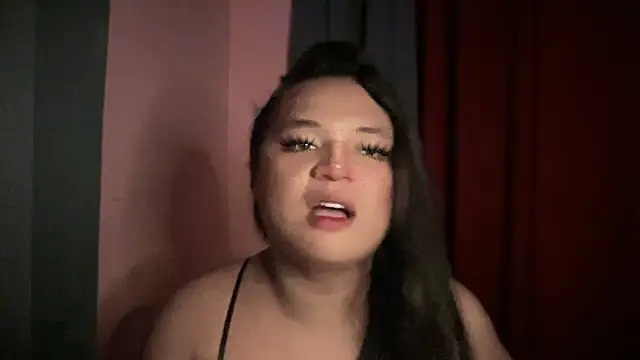 Snapshot of lovinglyours_joanna chatting on December 2025 09:29:01 AM lovinglyours joanna online show from December 2025 09:29:01 AM