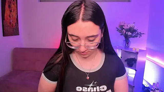 SwettieSammy online show from June 2026 12:19:01 PM