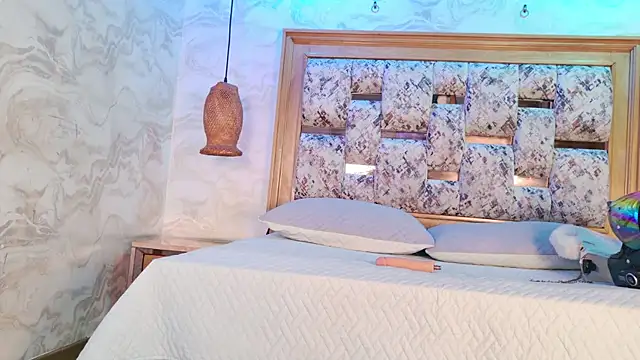 emily dempsey online show from July 2026 07:05:02 PM