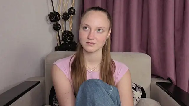 Snapshot of BibiStapler chatting on December 2025 07:42:02 PM BibiStapler online show from December 2025 07:42:02 PM