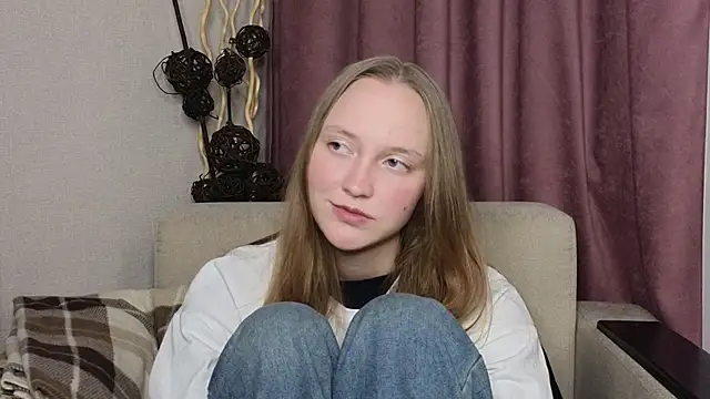 Snapshot of BibiStapler chatting on December 2025 06:34:01 PM BibiStapler online show from December 2025 06:34:01 PM