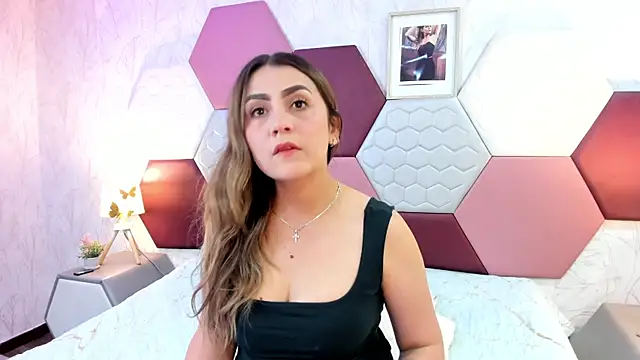 AriaRous online show from April 2026 06:05:02 PM