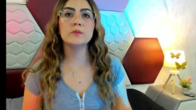 AriaRous online show from April 2026 04:34:02 PM