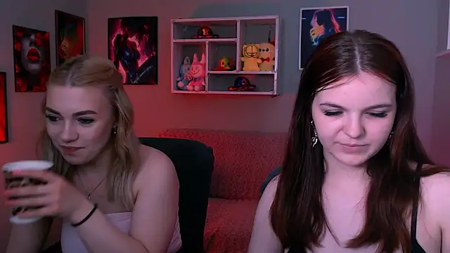 Snapshot of mikameovv chatting on May 2026 09:37:01 AM mikameovv online show from May 2026 09:37:01 AM