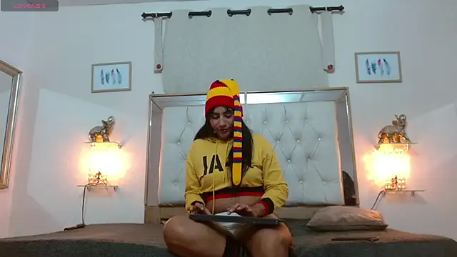 dr jolie  online show from December 2025 04:39:02 AM