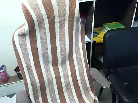 Snapshot of TwinklyBasket897 chatting on December 2025 03:21:01 PM TwinklyBasket897 online show from December 2025 03:21:01 PM