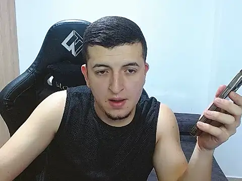 Liam jones10 online show from November 2025 04:38:01 AM