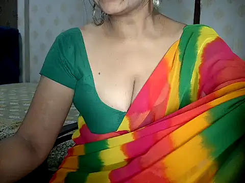 Hotronita123 online show from June 2026 05:11:02 PM