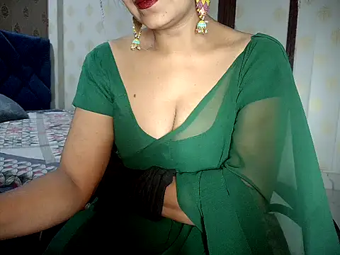 Hotronita123 online show from June 2026 05:34:02 PM