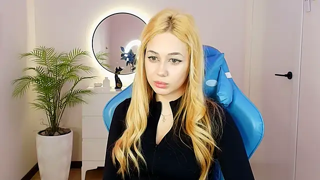 Snapshot of _K1sa_ chatting on December 2025 08:30:02 AM K1sa online show from December 2025 08:30:02 AM