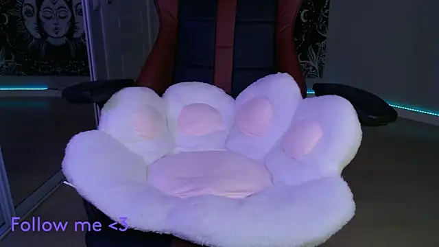 Snapshot of softalaska chatting on December 2025 02:31:01 AM softalaska online show from December 2025 02:31:01 AM