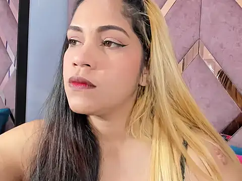 Faehlis   online show from December 2025 04:07:02 AM