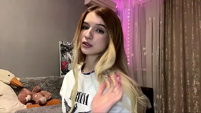 VikkiWittel online show from November 2025 06:44:02 PM