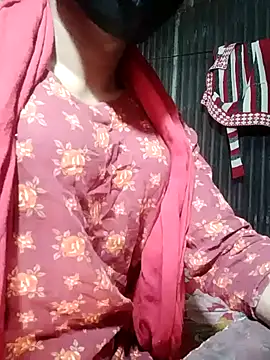 qeen3321 online show from December 2025 05:24:02 AM