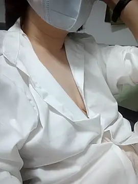 Snapshot of miniiceyya chatting on February 2026 04:56:02 PM miniiceyya online show from February 2026 04:56:02 PM