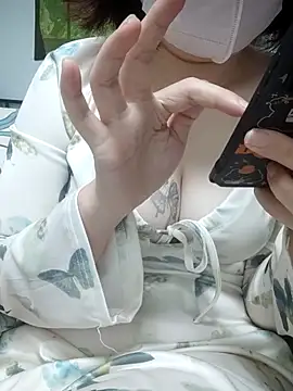 Snapshot of miniiceyya chatting on March 2026 04:35:02 PM miniiceyya online show from March 2026 04:35:02 PM