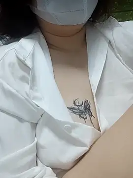 Snapshot of miniiceyya chatting on March 2026 02:43:01 PM miniiceyya online show from March 2026 02:43:01 PM