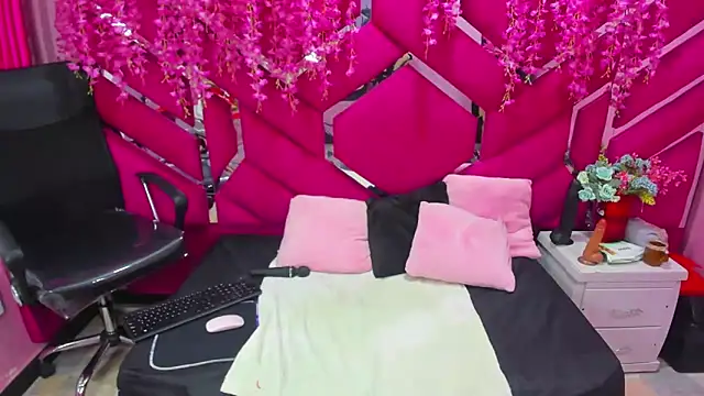 Snapshot of Alexa_Sanz chatting on February 2026 09:43:01 PM Alexa Sanz online show from February 2026 09:43:01 PM