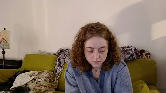 Snapshot of DeliaBlew chatting on December 2025 02:10:02 PM DeliaBlew online show from December 2025 02:10:02 PM