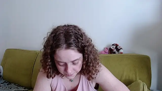 Snapshot of DeliaBlew chatting on May 2026 04:46:02 PM DeliaBlew online show from May 2026 04:46:02 PM