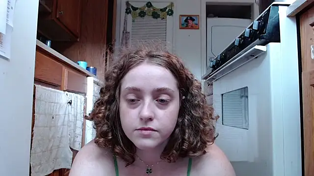 Snapshot of DeliaBlew chatting on May 2026 04:23:02 PM DeliaBlew online show from May 2026 04:23:02 PM