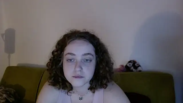 Snapshot of DeliaBlew chatting on May 2026 11:47:01 AM DeliaBlew online show from May 2026 11:47:01 AM
