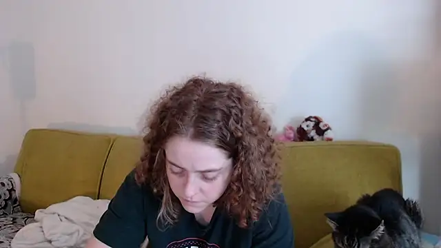 Snapshot of DeliaBlew chatting on May 2026 12:32:02 PM DeliaBlew online show from May 2026 12:32:02 PM