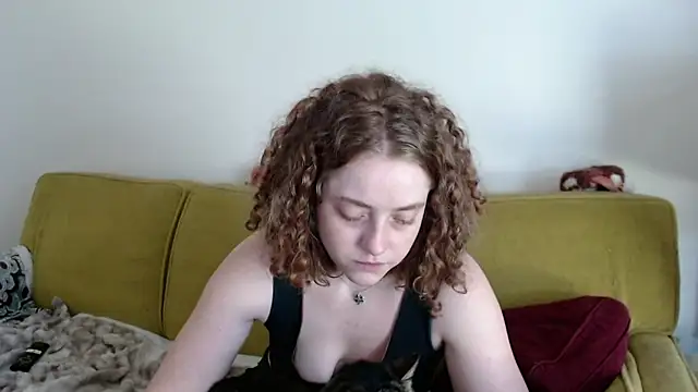 Snapshot of DeliaBlew chatting on May 2026 02:14:01 PM DeliaBlew online show from May 2026 02:14:01 PM