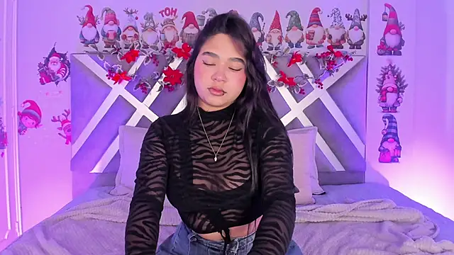 Snapshot of Mylarossi chatting on December 2025 02:12:02 PM Mylarossi online show from December 2025 02:12:02 PM