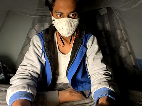 Snapshot of hunterboy2001 chatting on December 2025 04:46:01 PM hunterboy2001 online show from December 2025 04:46:01 PM