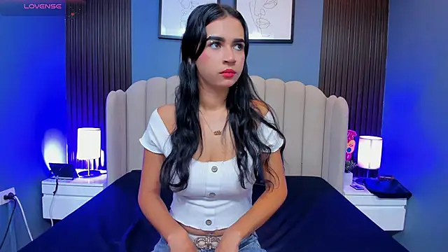 Snapshot of Miia_cute18 chatting on December 2025 11:41:02 AM Miia cute18 online show from December 2025 11:41:02 AM