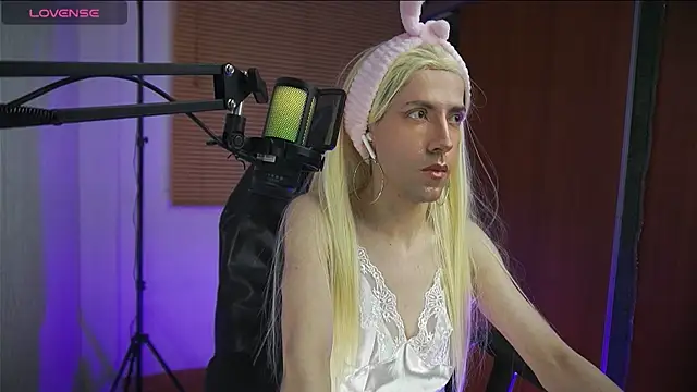 Asami y online show from April 2026 09:15:01 PM