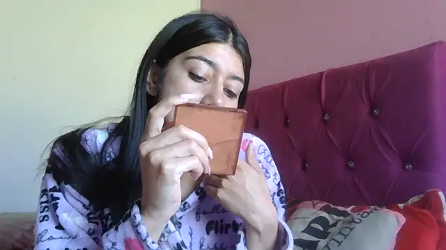 TaylorLove- online show from December 2025 12:53:02 PM