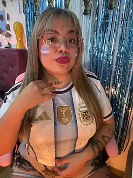 Lindalatina2001 online show from June 2026 12:30:01 AM