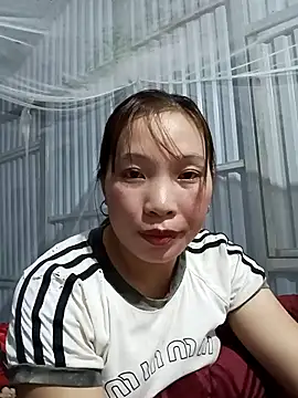 Evelyn-n online show from December 2025 11:47:01 AM